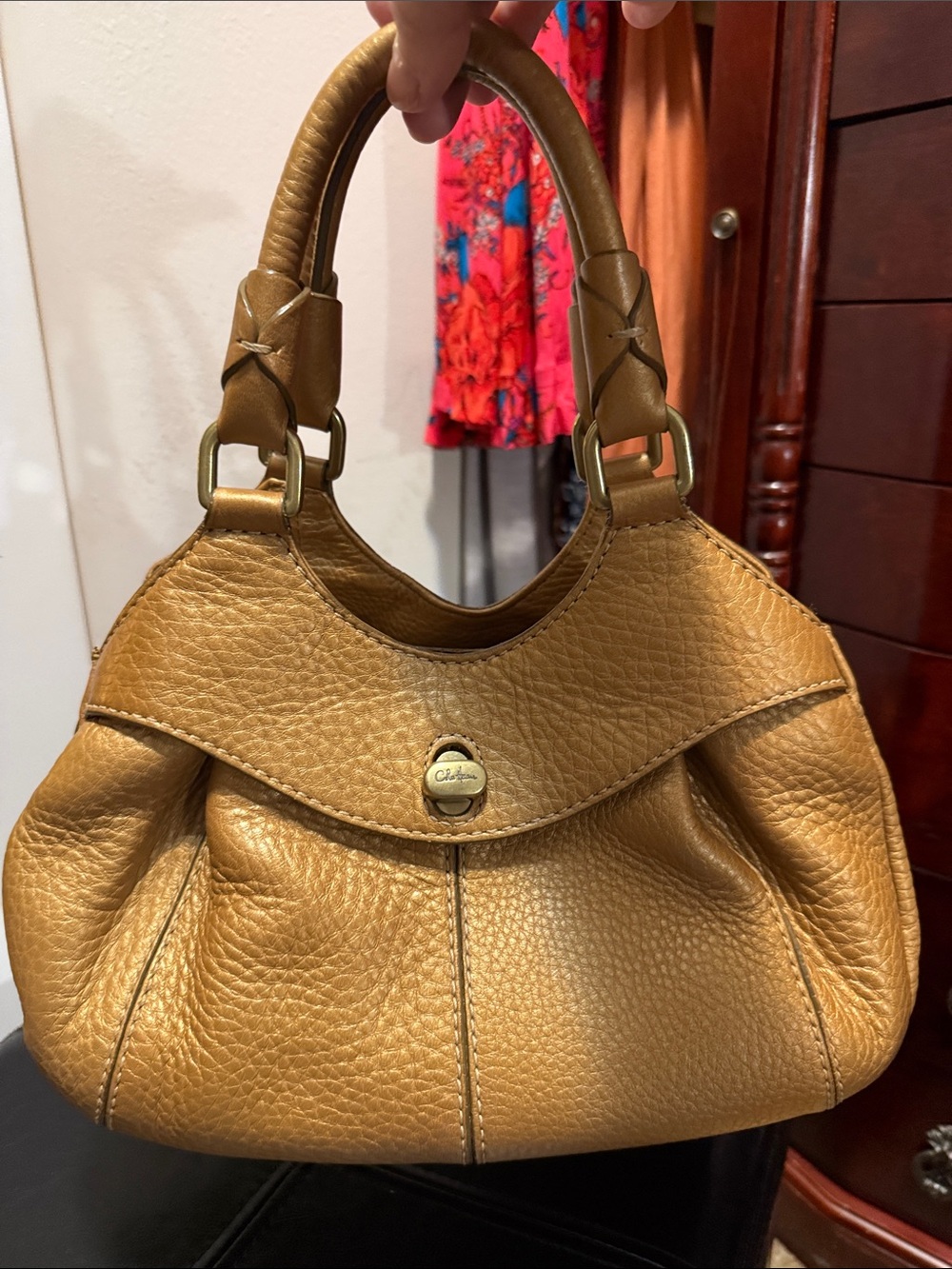 Pebbled Tan Shoulder Bag with Gold-Tone Closure Vintage